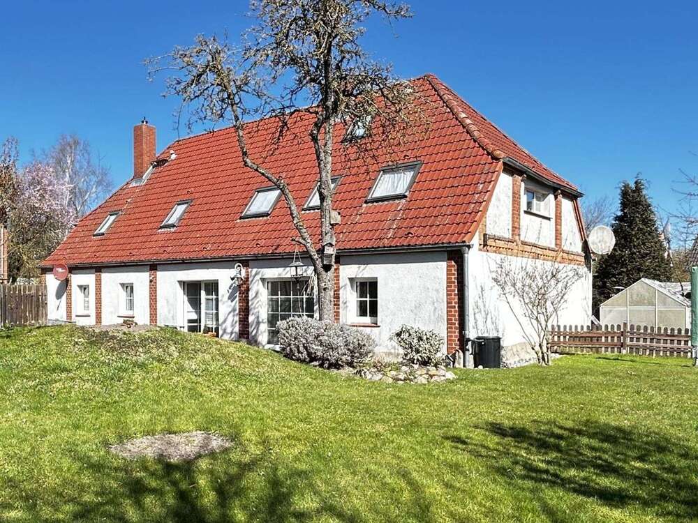 Thumbnail-Haus zum Kaufen in Laage 398.700,00 € 379 m²