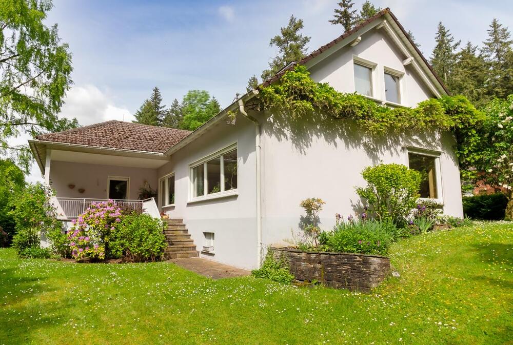 Thumbnail-Trier-Feyen - Großzügiges freistehendes Wohnhaus in individueller Lage mit viel Grün