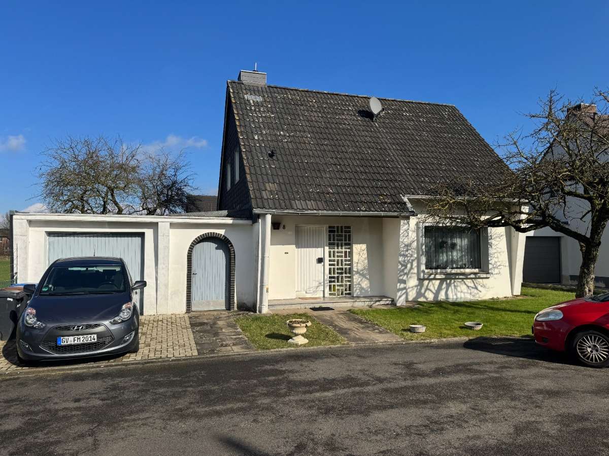 Thumbnail-Haus zum Kaufen in Grevenbroich 349.000,00 € 89.78 m²