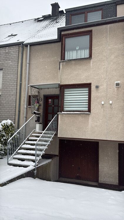 Thumbnail-D-Hassels, RMH, 5 Zi., 2 Bäder, 136m² Wfl., 199m² GrSt., Garten, Terrasse, 2xBalkon, Grg.