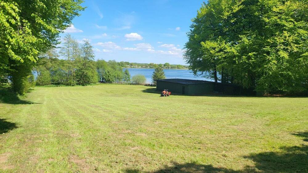 Thumbnail-Gewerbehalle mit ca. 2.500 m² Areal