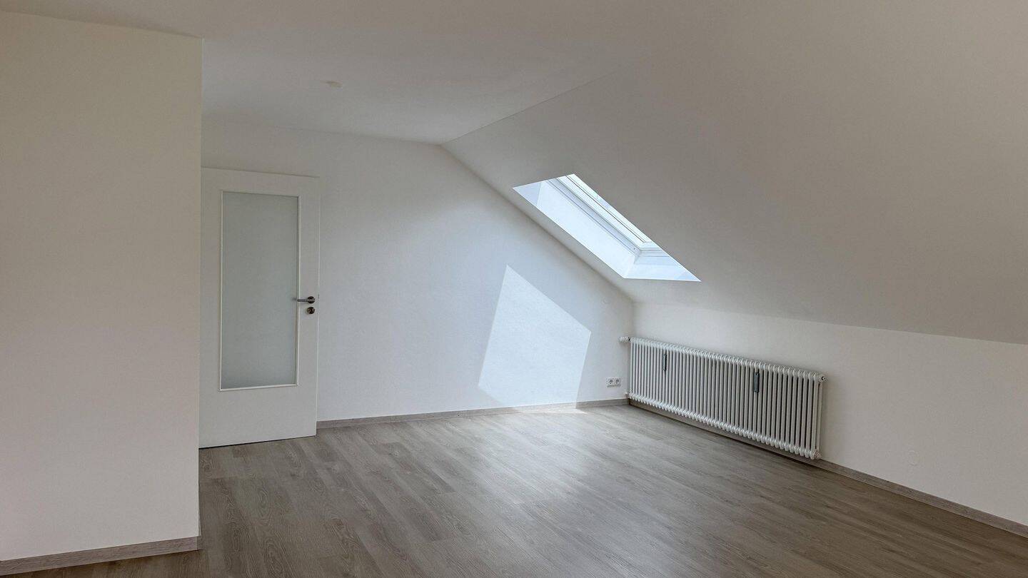 Thumbnail-Modernisierte Dachgeschosswohnung im ruhigen 3-Parteien-Haus in Gablingen
