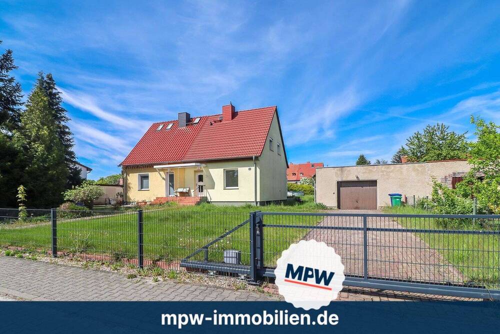 Thumbnail-Modernisierte Doppelhaushälfte: mit Pool, Wintergarten & großem Garten