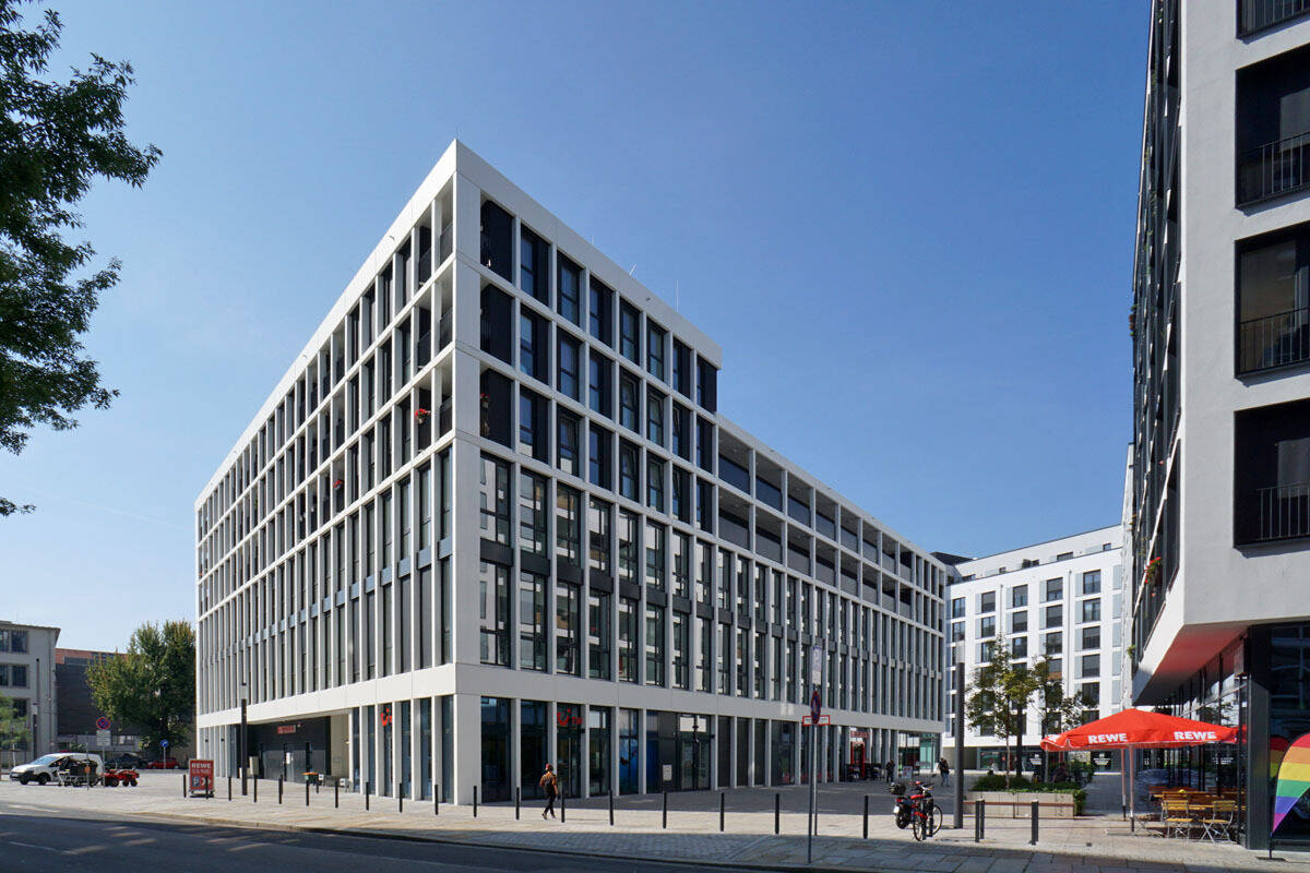 Thumbnail-In der Johannstadt: Loggia + Einbauküche