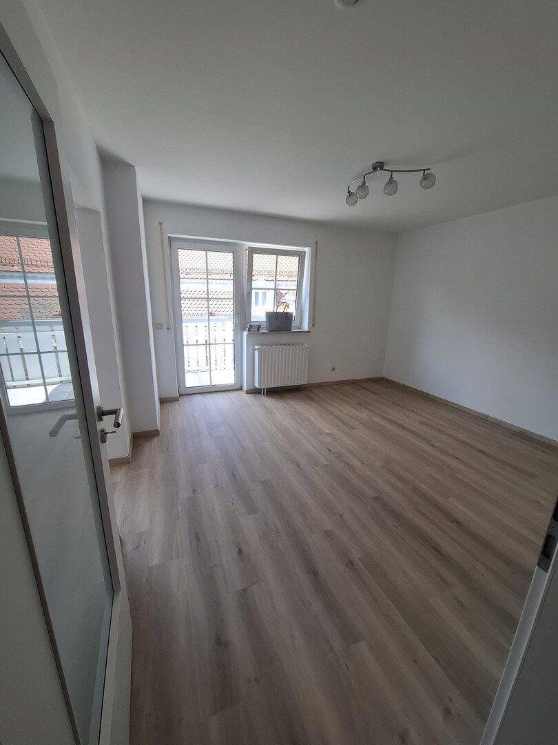 Thumbnail-Erstbezug nach Sanierung 2 Zimmer Wohnung PAF 2 Minuten ins Zentrum