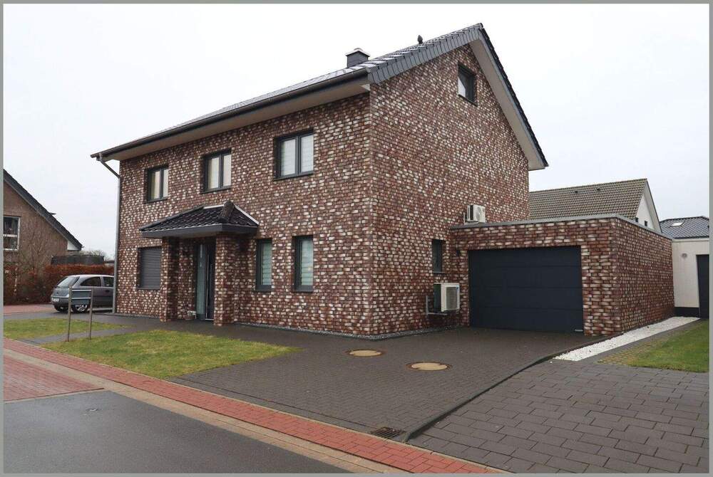 Thumbnail-großzügiges, neuwertiges Einfamilienhaus in ruhiger Lage