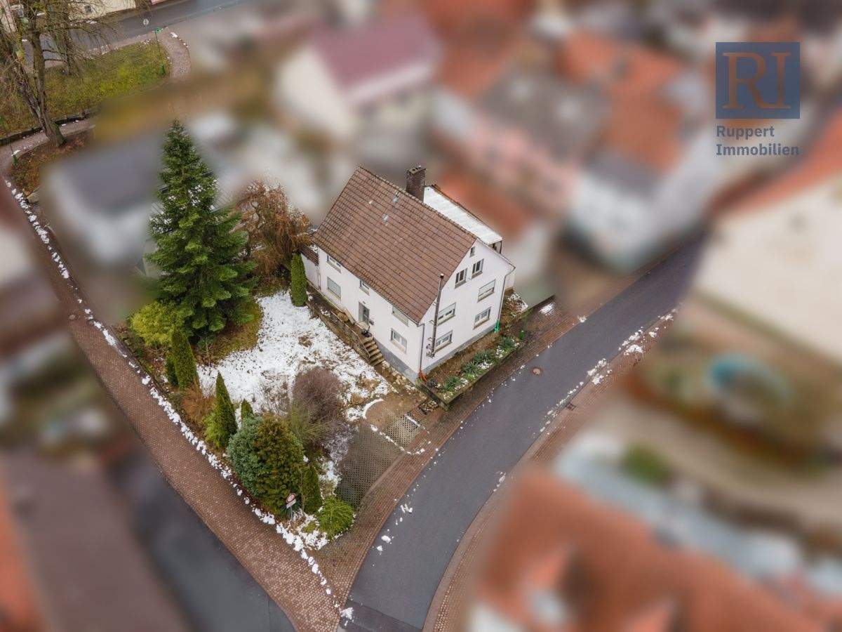 Thumbnail-Einfamilienhaus mit großzügigen Eckgrundstück