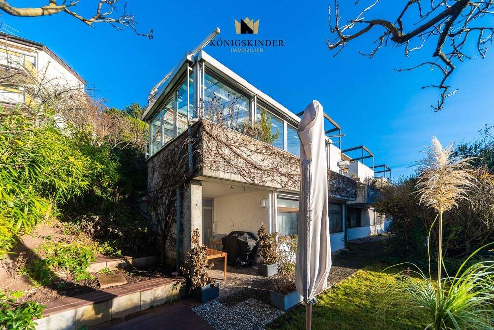 Thumbnail-Mehrfamilienhaus in bevorzugter, ruhiger Aussichtslage in Stuttgart-Sonnenberg