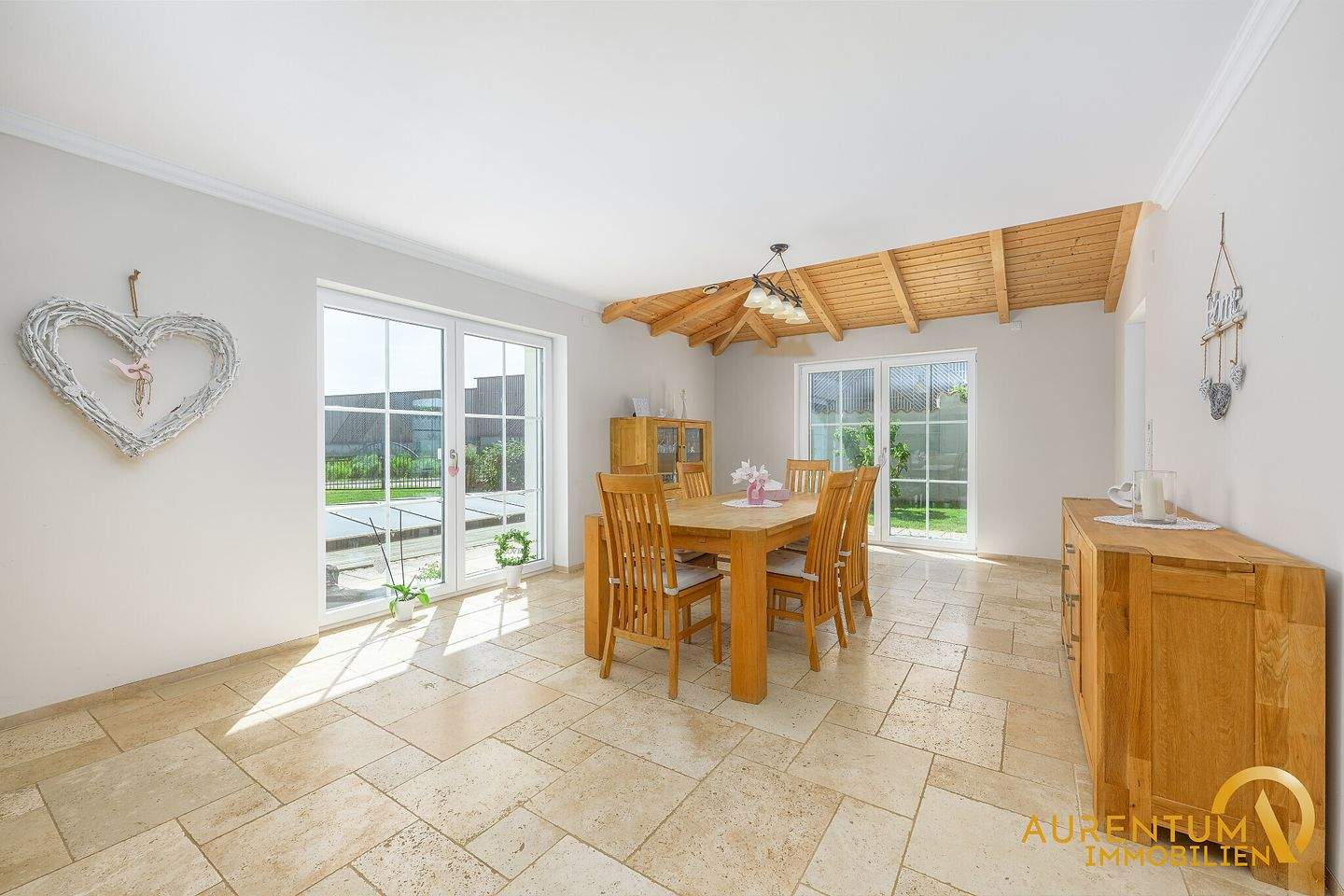 Thumbnail-Ansprechendes Wohndomizil mit großzügigem Außenbereich zu verkaufen, sofort frei