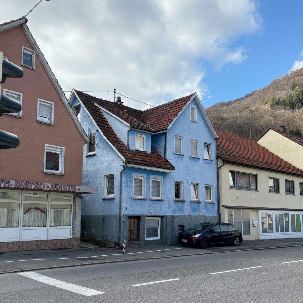 Thumbnail-Fachwerk-Zweifamilienhaus mit 6 Zimmern, kl. Garten mit Terrasse und Ausbaupotenzial in Lichtenstein