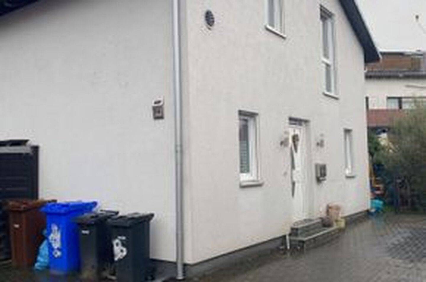 Thumbnail-Wesseling, Wärmepumpe, attraktives KfW 70 Haus, leerstehend, von Privat