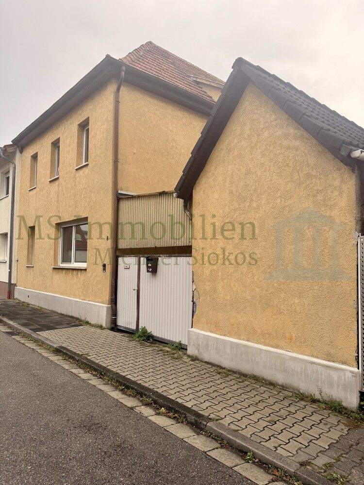 Thumbnail-*** Charmantes Zweifamilienhaus mit Potenzial - ca. 341 m² Grundstück ***