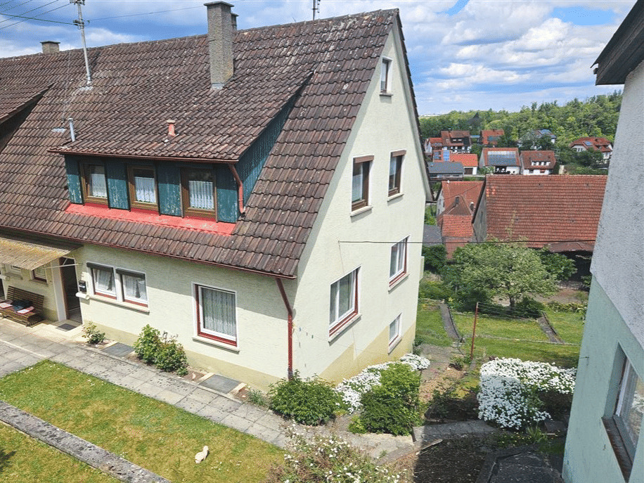 Thumbnail-In ruhiger, sonniger Lage mit tollem Garten - DHH in Hürben