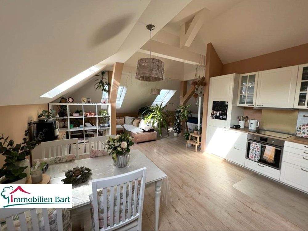 Thumbnail-WINCHERINGEN: 3 WOHNUNGEN 348 M² WFL. GARAGEN GARTEN AUSBAUPOTENZIAL