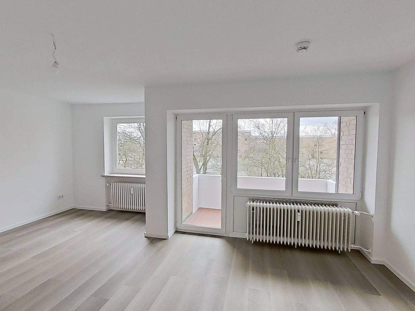 Thumbnail-Lichtblick gesucht? Sonnige 2-Zimmer-Wohnung mit Balkon