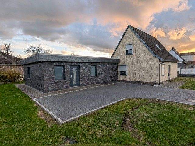 Thumbnail-Saniertes Einfamilienhaus mit Einliegerwohnung in Nordenham