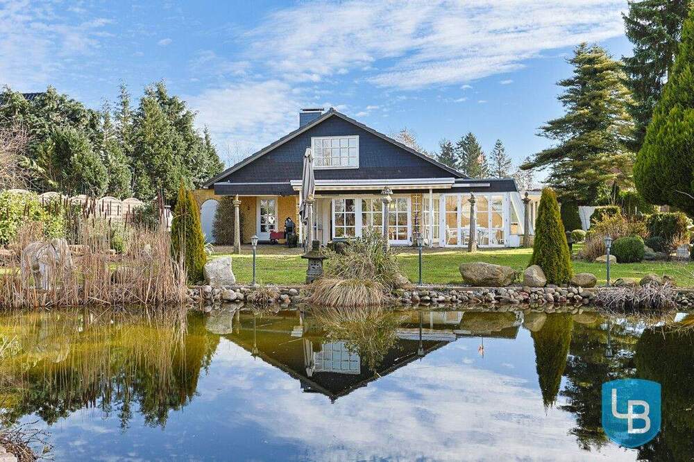 Thumbnail-Einzigartiges Wohnen auf weitläufigem Traumgrundstück - Exklusives Einfamilienhaus mit Schwimmteich