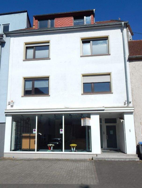 Thumbnail-*RESERVIERT*Zentraler Standort! Wohn-Geschäftsgebäude mit 4 Einheiten in Losheim am See