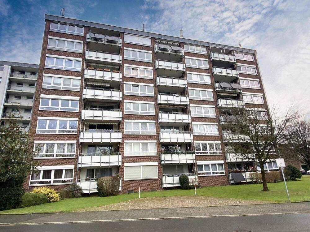 Thumbnail-KR-Oppum - hochwertig sanierte 3 Zimmer Erdgeschoss- Wohnung mit Loggia!