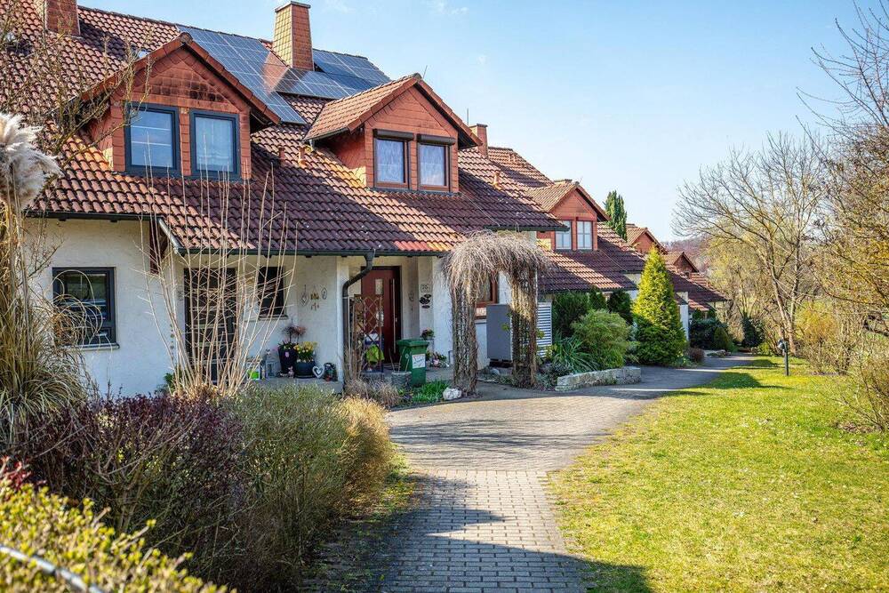 Thumbnail-Charmantes Reihenmittelhaus mit Wintergarten, Balkon & Garten in ruhiger Lage von Großheirath
