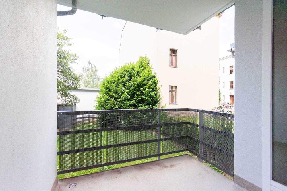 Thumbnail-TOP INVESTMENT Renovierungsbedürftige 1,5-Raum-Wohnung mit Balkon, Tageslichtbad und Stellplatz