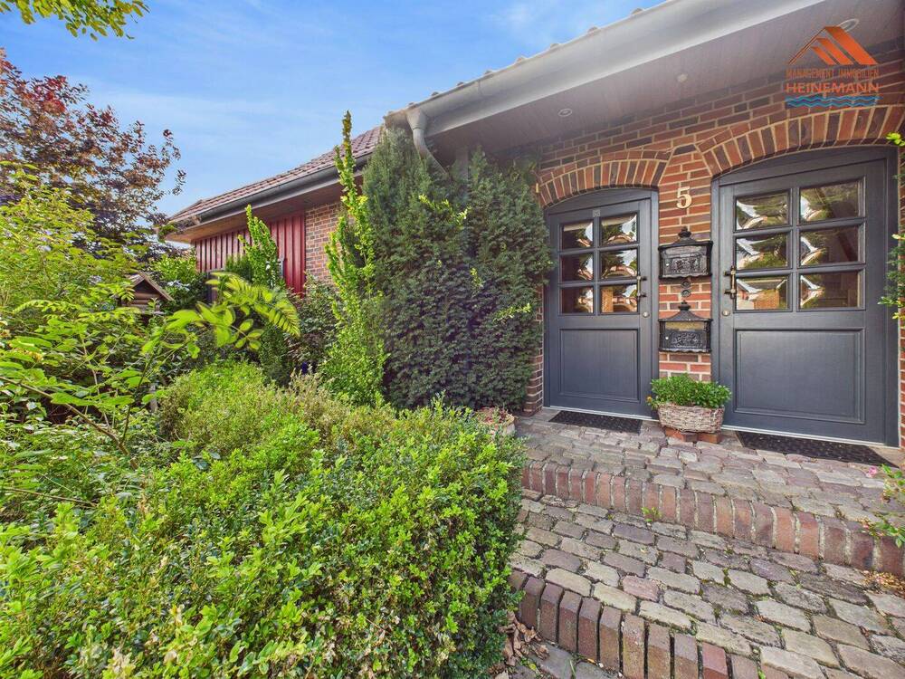 Thumbnail-Großzügiges Ein-Zweifamilienhaus mit wunderschönem Garten in Drangstedt