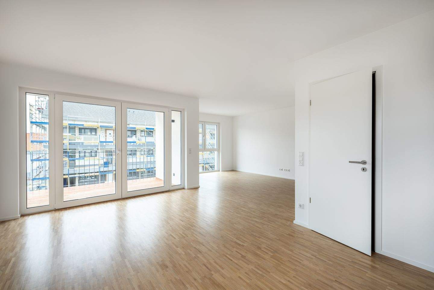 Thumbnail-Wunderschöne, lichtdurchflutete 3-Zimmerwohnung mit großer Terrasse und Gartenanteil in Veitshöchhei