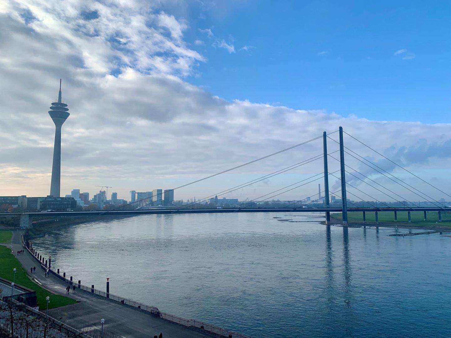 Thumbnail-Panorama Rheinblick am Mannesmannufer