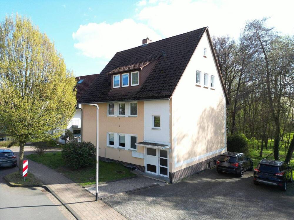Thumbnail-Moderne trifft Idylle: Ihr vielseitiges Investment in Baunatal Altenritte - Saniert, vermietet, bereit für die Zukunft!