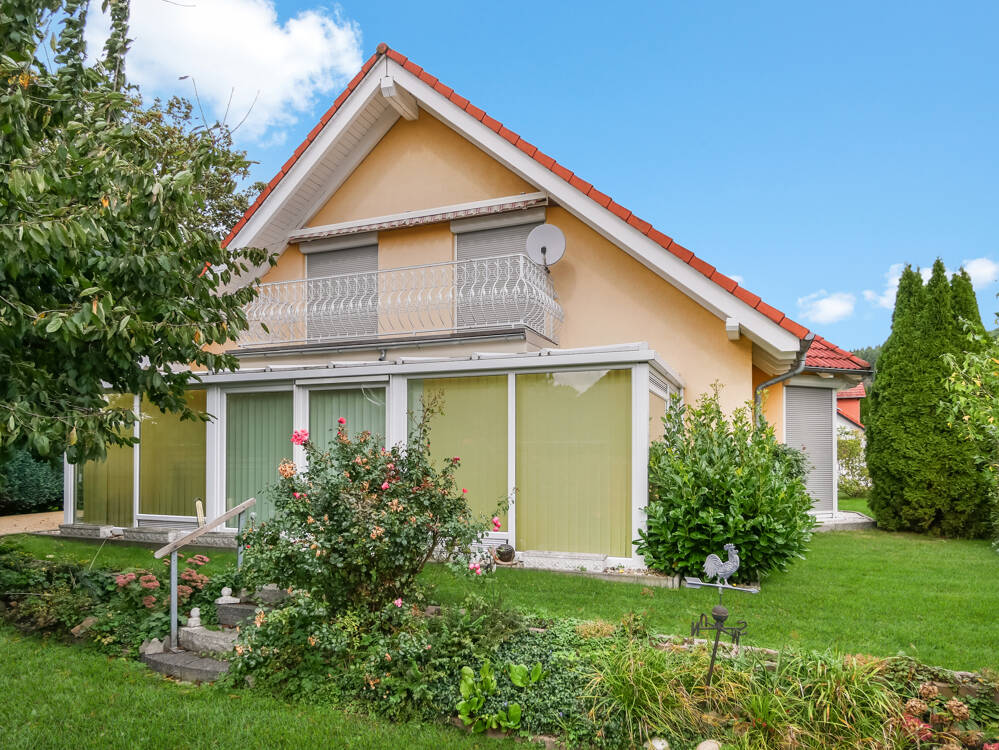 Thumbnail-NeustadtLangburkersdorf: Großzügiges EFH ca. 180 m² mit Wintergarten, Balkon, Terrasse & 2 Garagen!