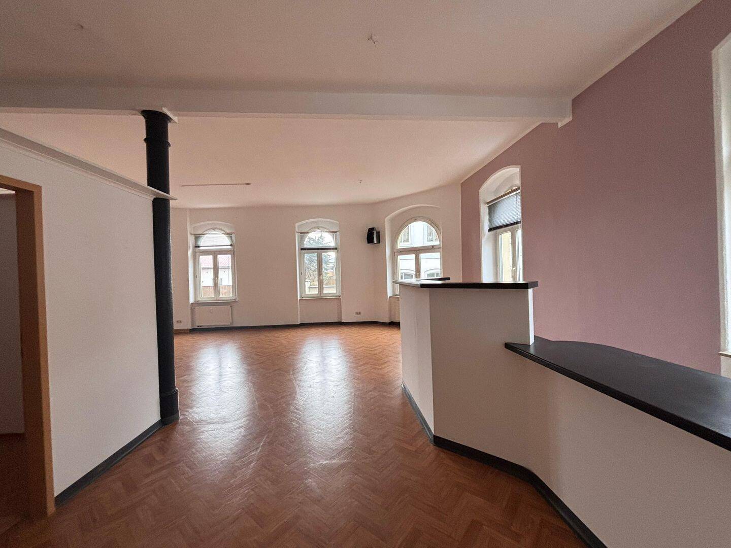 Thumbnail-Attraktive 90m² Gewerbeimmobilie im Zentrum von Ronneburg