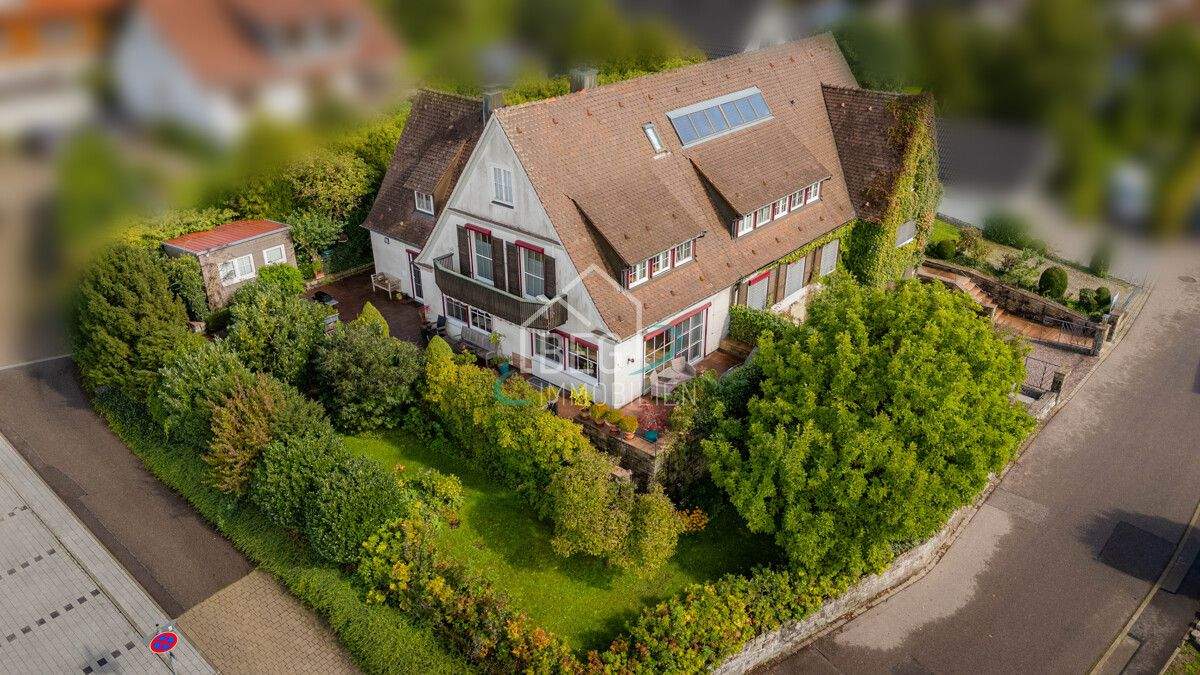 Thumbnail-Großzügiges Wohnhaus mit Praxis und Garten in ruhiger Lage