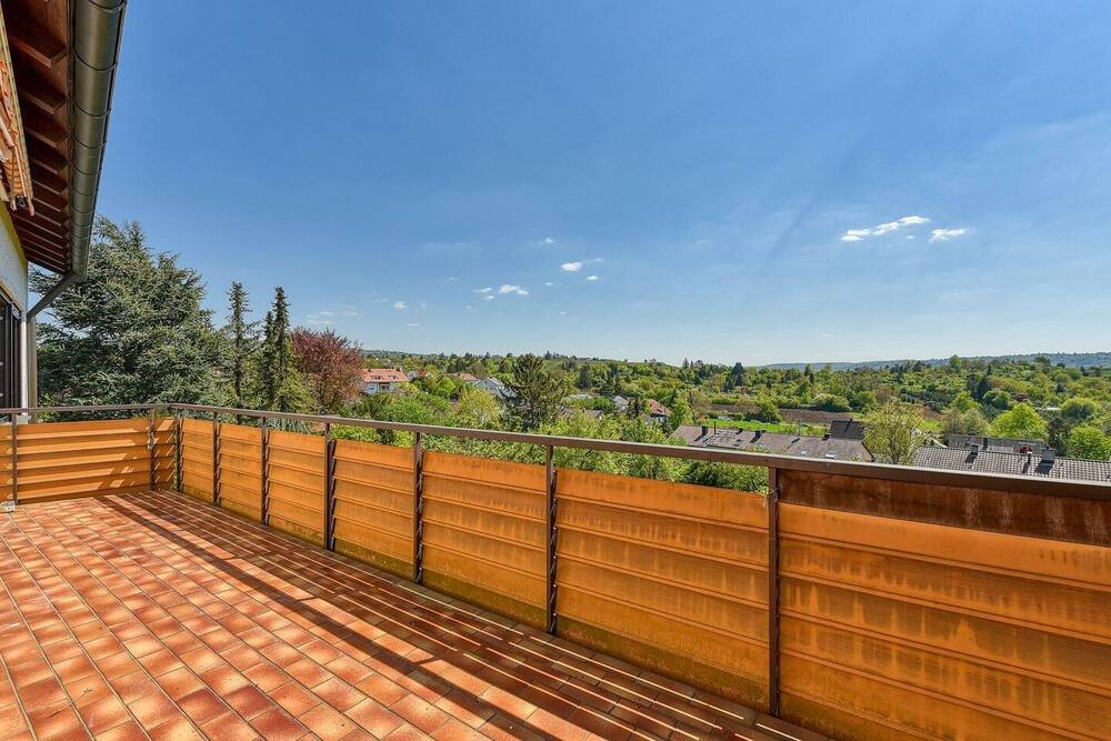 Thumbnail-+++ Beste Wohnlage - Erdgeschoss mit fantastischem Fernblick - Süd-Balkon in Hanglage - inklusive Garage +++