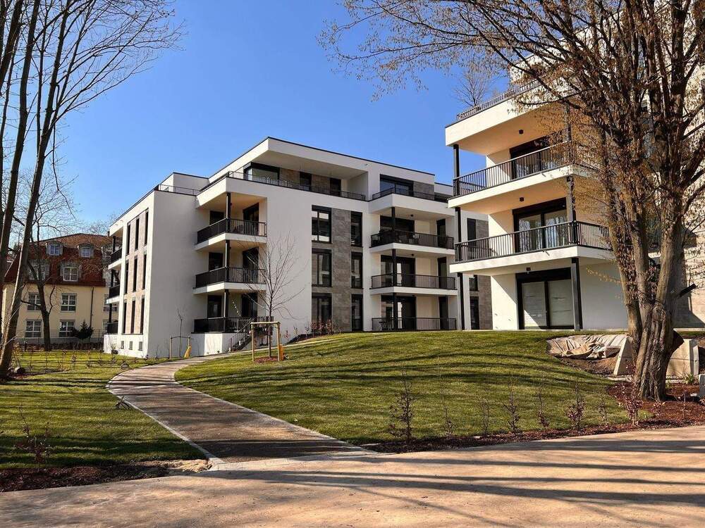 Thumbnail-JETZT STARK REDUZIERT – GARTENWOHNUNG MIT PRIVATGARTEN IN BESTLAGE VON LEIPZIG – 5 Zimmer, 222 m² Wfl., 2 XXL-Terrassen, 2 Bäder + Gäste-WC, Kamin, Ti