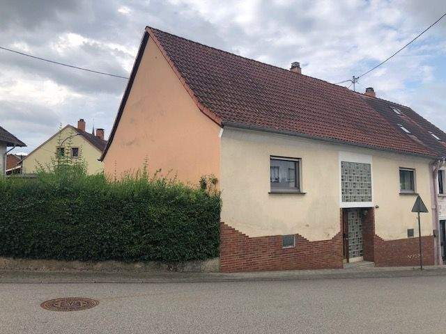 Thumbnail-Wannemacher Immobilien **** Einseitig angebautes Wohnhaus in ruhiger schöner Lage von Neunkirchen-Hangard ****