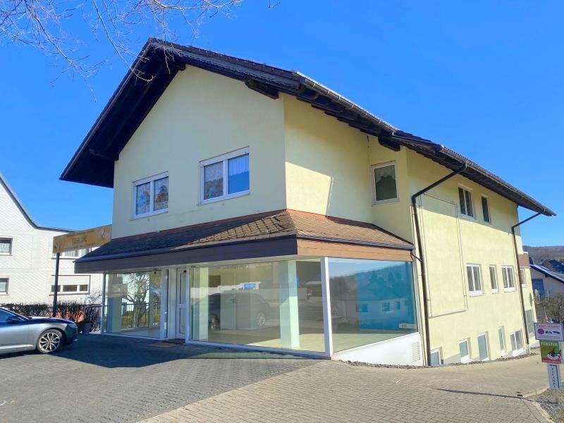 Thumbnail-Großzügige Büro- oder Praxisräume in stark frequentierter Lage