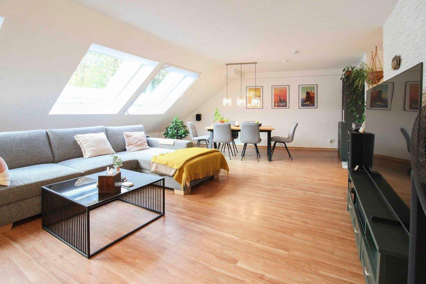 Thumbnail-Helle 3-Zimmer-Wohnung in Schloß Neuhaus mit Effizienz B, Einbauküche, TG-Stellplatz!