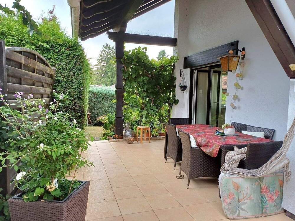 Thumbnail-Homburg-Erbach! Freistehendes Komforthaus mit Balkonen, teilüberdachter Terrasse, Garten, Garage und Autoabstellplätzen, Nähe Lappentascherhof