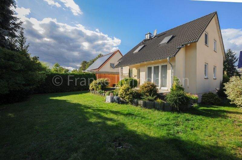 Thumbnail-Niedersedlitz - 2005 erbautes, bezugsfreies Einfamilienhaus mit Garage