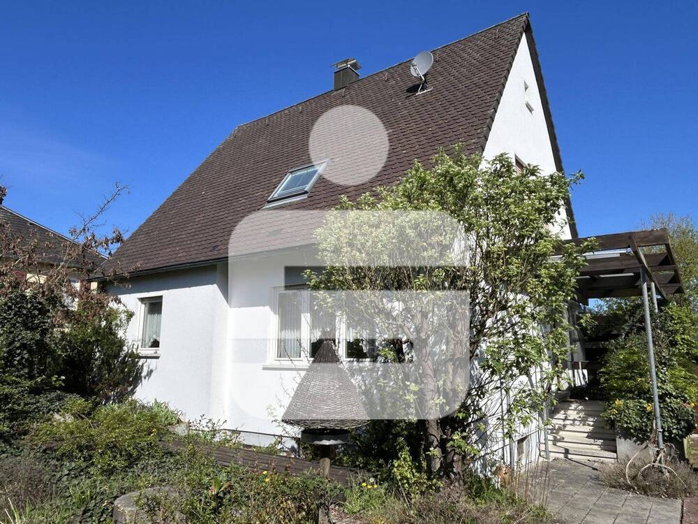 Thumbnail-Zentrale Lage und großer Garten...Kleines Einfamilienhaus in Eschenau