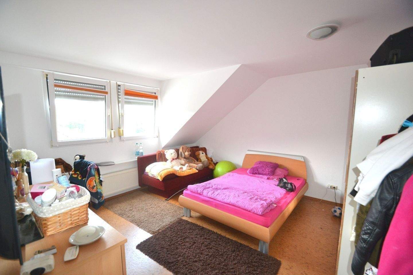 Thumbnail-Frei ab sofort 2-Zimmerwohnung im 2. Obergeschoss (Dachgeschoss) Ohne Einbauküche Ohne Aufzug