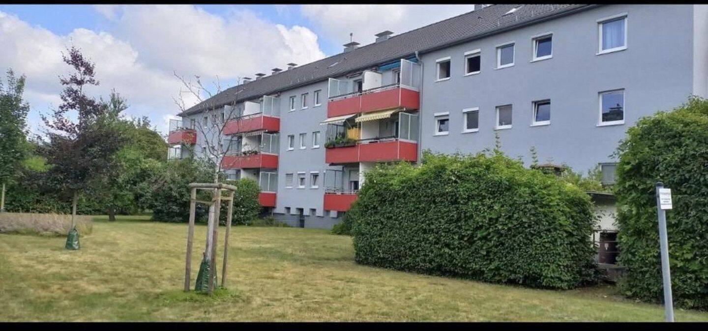 Thumbnail-Möblierte 3-Zimmer-Wohnung mit Balkon & Parkplatz