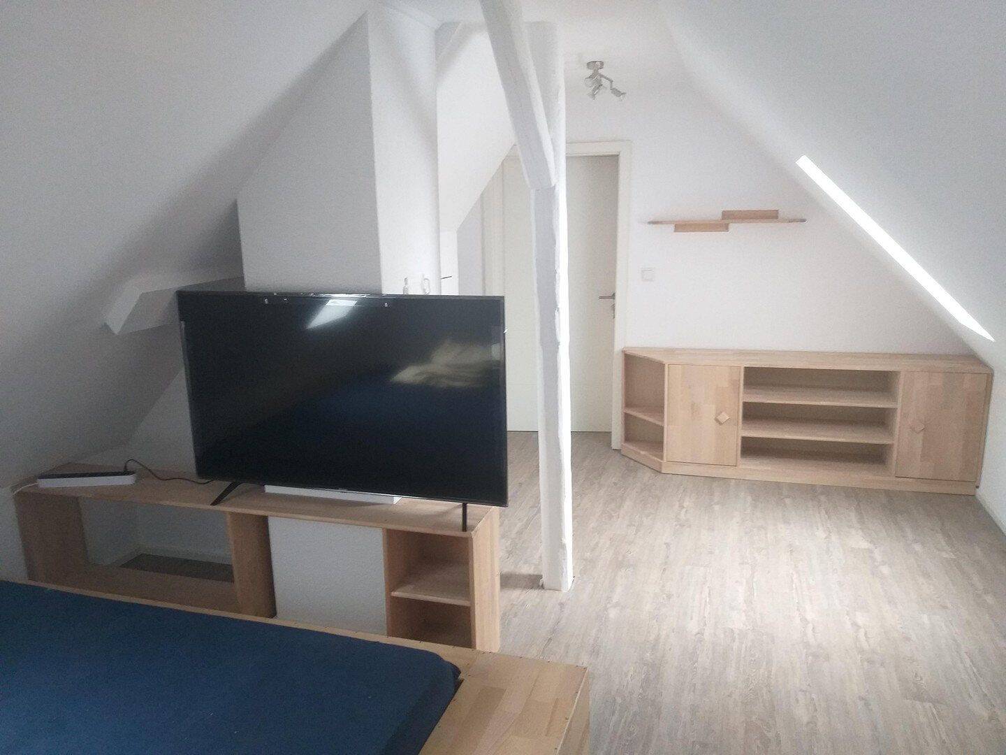 Thumbnail-Ein möbliertes Zimmer in einer Wohngemeinschaft (WG)