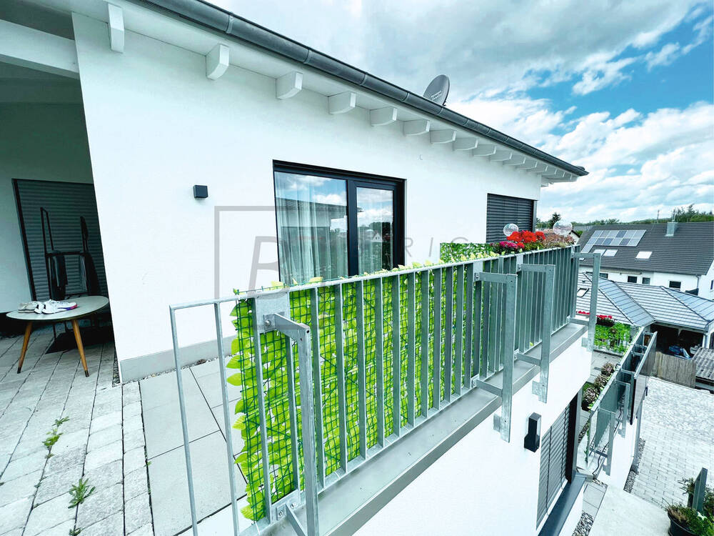 Thumbnail-KfW-55 Exklusive Doppelhaushälfte in Nersingen mit Doppelgarage- Ihr neues Zuhause