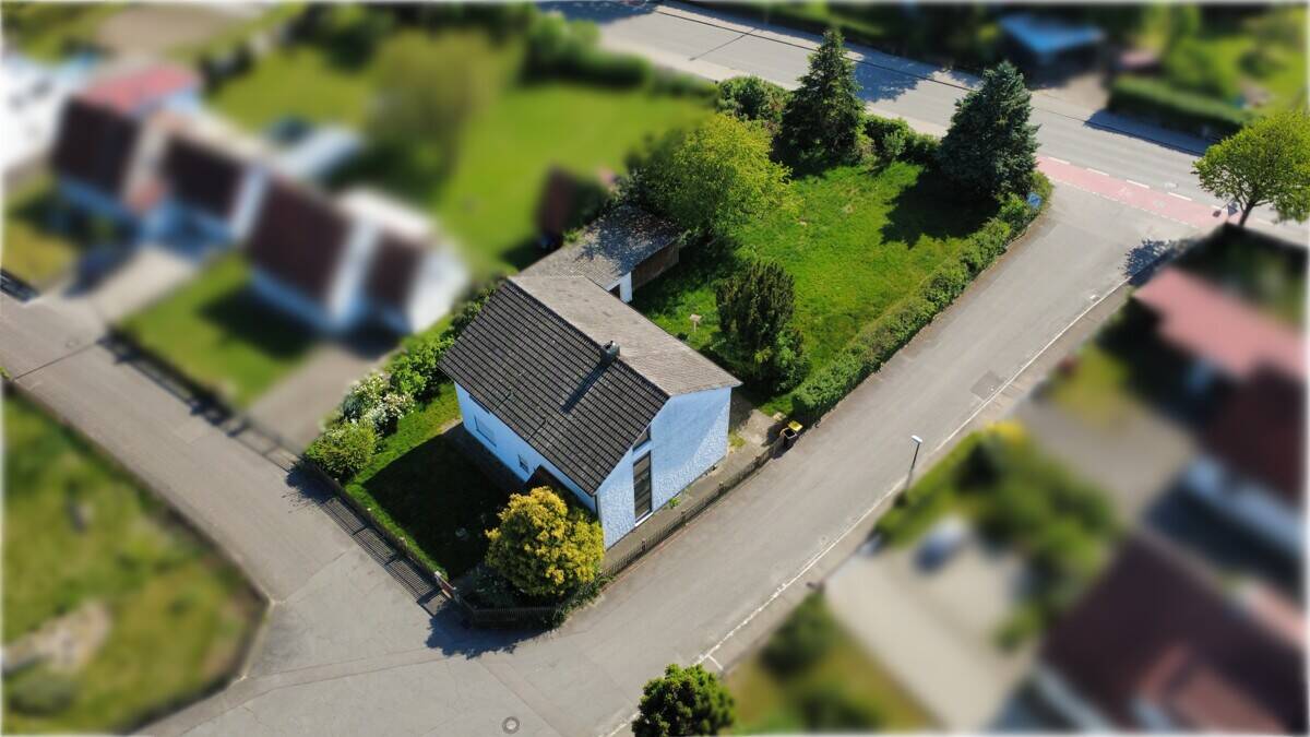 Thumbnail-**RESERVIERT** Zwei Wohneinheiten unter einem Dach - Sanierungsbedürftiges Haus mit Potenzial für Familien oder Investoren