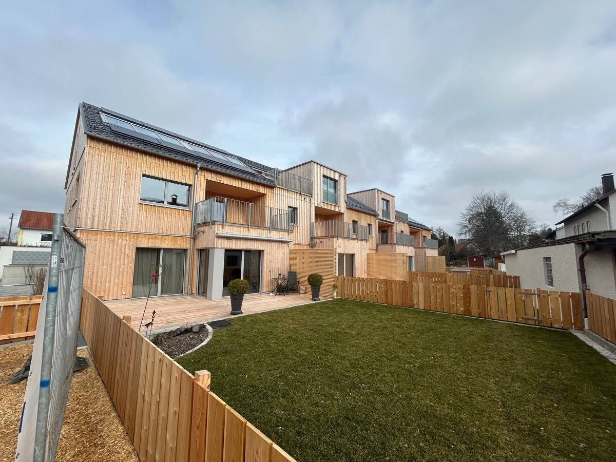 Thumbnail-NACHHALTIG WOHNEN, ENDLOS WOHLFÜHLEN - 3-Zimmer-Neubau-Wohnung im EG mit Gartenanteil