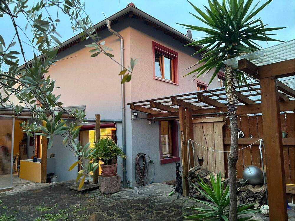 Thumbnail-Charmantes Einfamilienhaus mit Hof und Doppel-Carport in zentraler Lage von Lahr