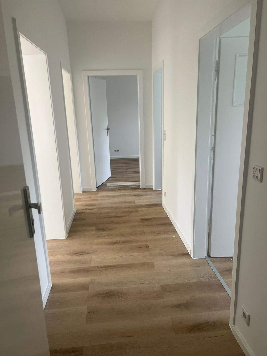 Thumbnail-NEUSS - KAISER-FRIEDRICH-STR. - SCHÖNE DREIZIMMERWOHNUNG IN TOPLAGE AM STADTGARTEN