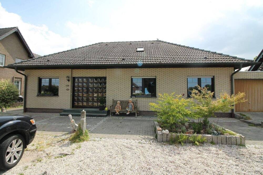 Thumbnail-Bungalow mit großem Grundstück, Wintergarten und Einliegerwohnung in Ossenberg