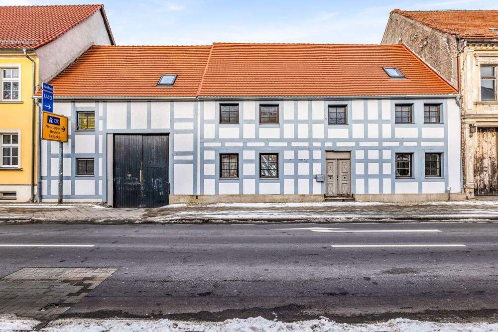 Thumbnail-Renoviertes Mehrfamilienhaus in Fehrbellin - Solide Substanz mit Potenzial!